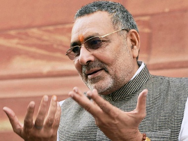 Bihar court orders FIR against Giriraj Singh for Sonia jibe