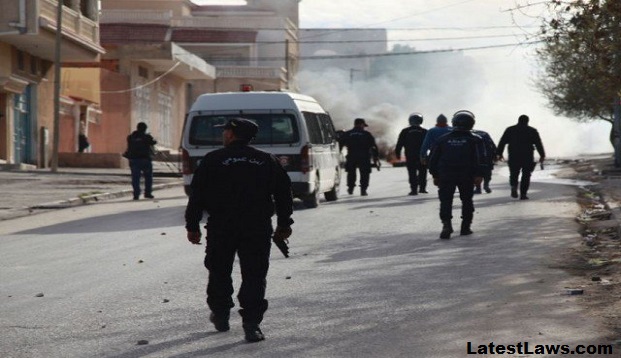 Protests in Tunisia after journalist set himself ablaze