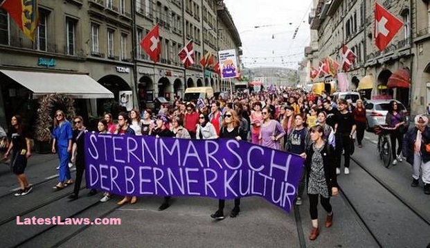 Swiss Women demand Equal Pay