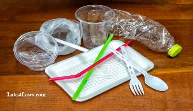 Eateries continue to use plastic packets