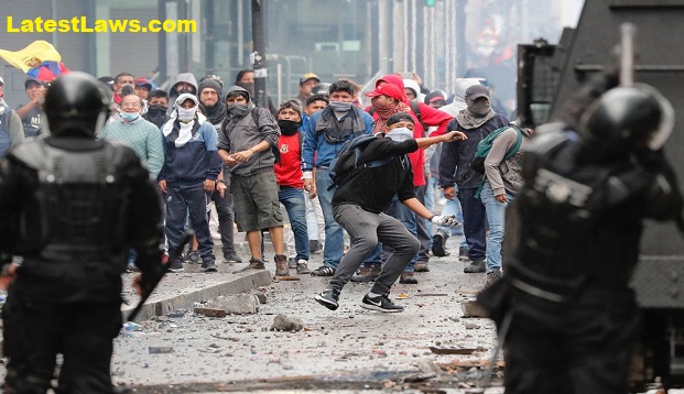 Ecuador Protest, pic by: Bloomberg