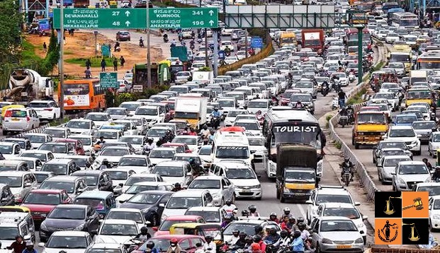 10BGHEBBALTRAFFICJAM (Pic By The Hindu).jpg
