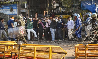Delhi Violence, pic by: The Tribune
