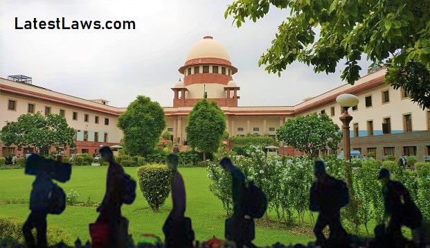 Supreme Court on Migrants.jpg