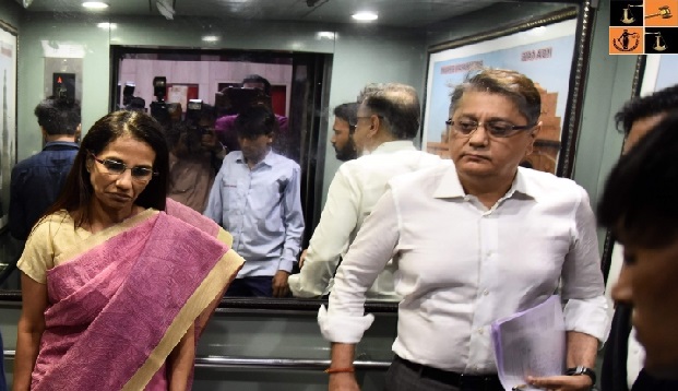 Chanda Kochhar and Deepak Kochhar.jpg