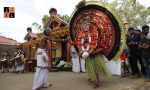 Madayil_Chamundi_Theyyam_at_Thayineri_Sree_Kurinji_Temple_2271.jpg
