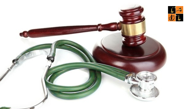 Doctor, gavel, stethoscope, judgemtn (amit)  .png
