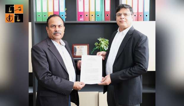 Chandigarh University Uttar Pradesh Officials After Receiving the Approval Letter from Bar Council of India for Kick Starting Programs in Law at CU UP Campus.png